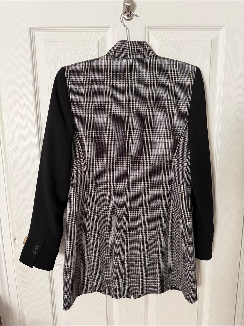 DKNY Black and Gray Plaid Longline Blazer with Black Sleeves size 4 - Picture 4 of 4